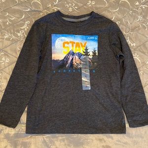 OLD NAVY long sleeve T-shirt for boys, Size 6-7